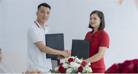 LỄ KÝ KẾT HÀNH TRÌNH HỢP TÁC XÂY DỰNG THƯƠNG HIỆU CÁ NHÂN CHO CEO THU HÀ
